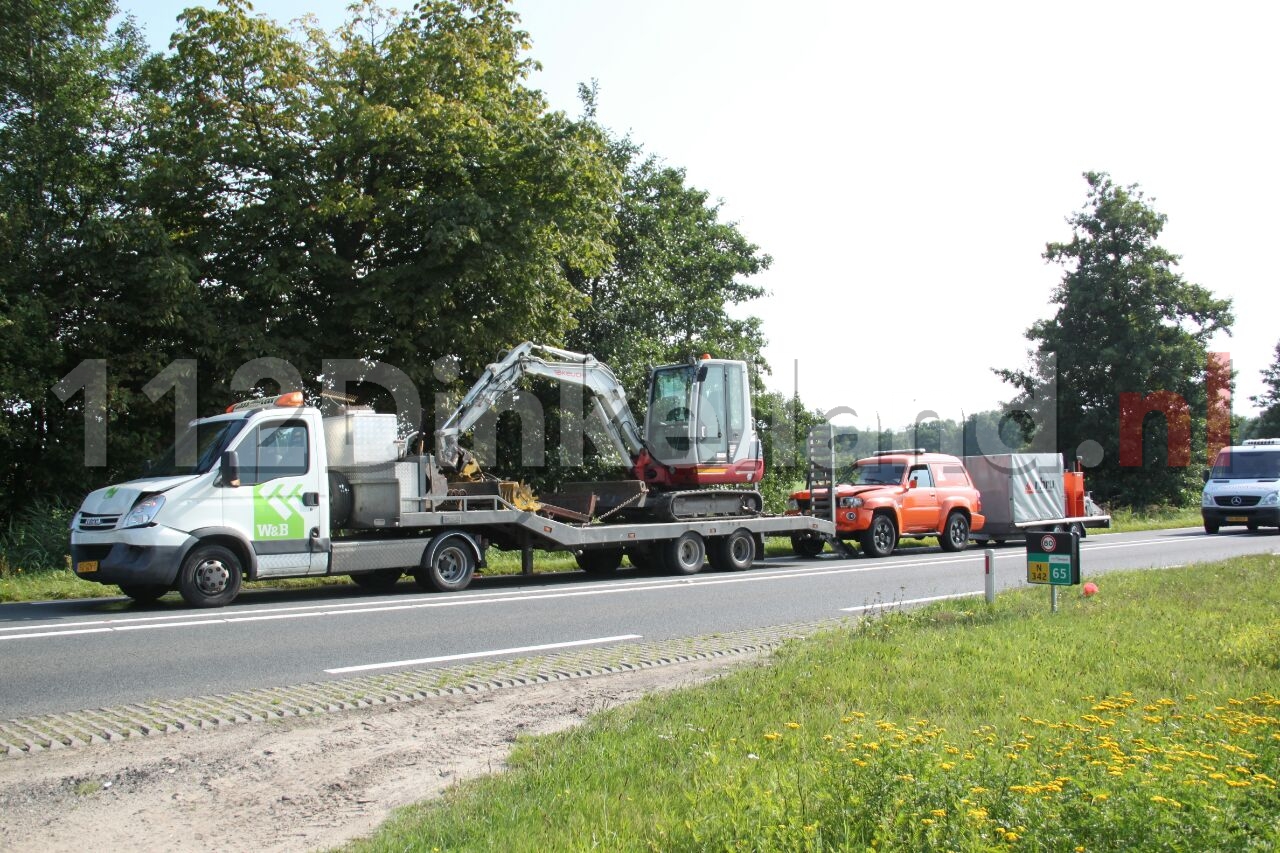 Foto 3: Schade bij kop-staart aanrijding tussen Oldenzaal en Denekamp 