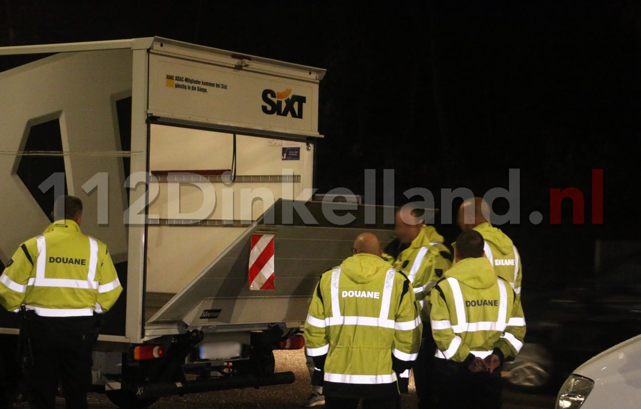 Grote controles bij grensovergang De Lutte en A1 bij Deurningen