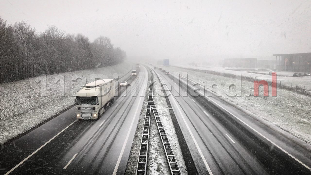 KNMI geeft code geel: winterse buien zorgen voor gladheid