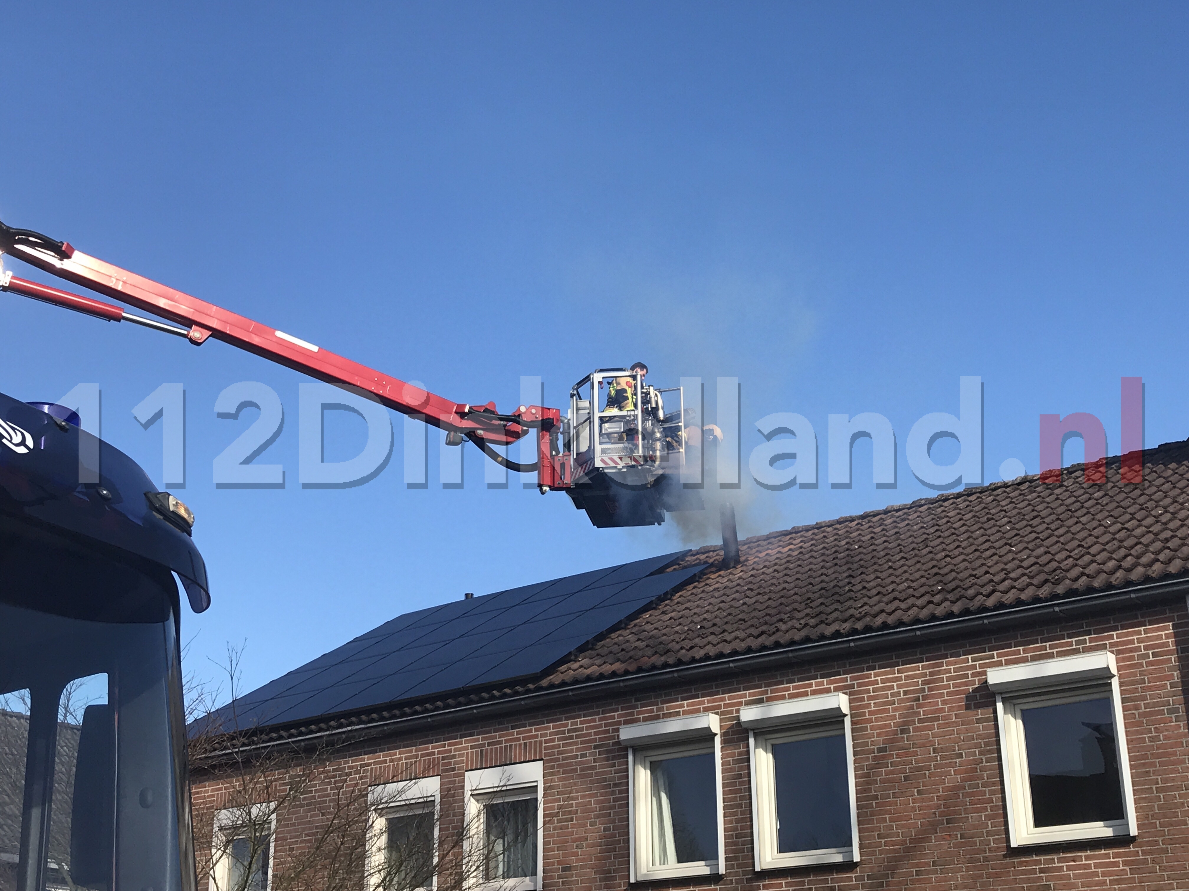 Forse rookontwikkeling bij schoorsteenbrand in Denekamp