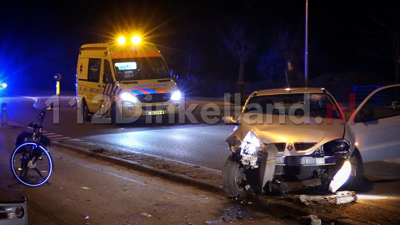 Bestuurder onder invloed van alcohol naar het ziekenhuis na aanrijding in Ootmarsum