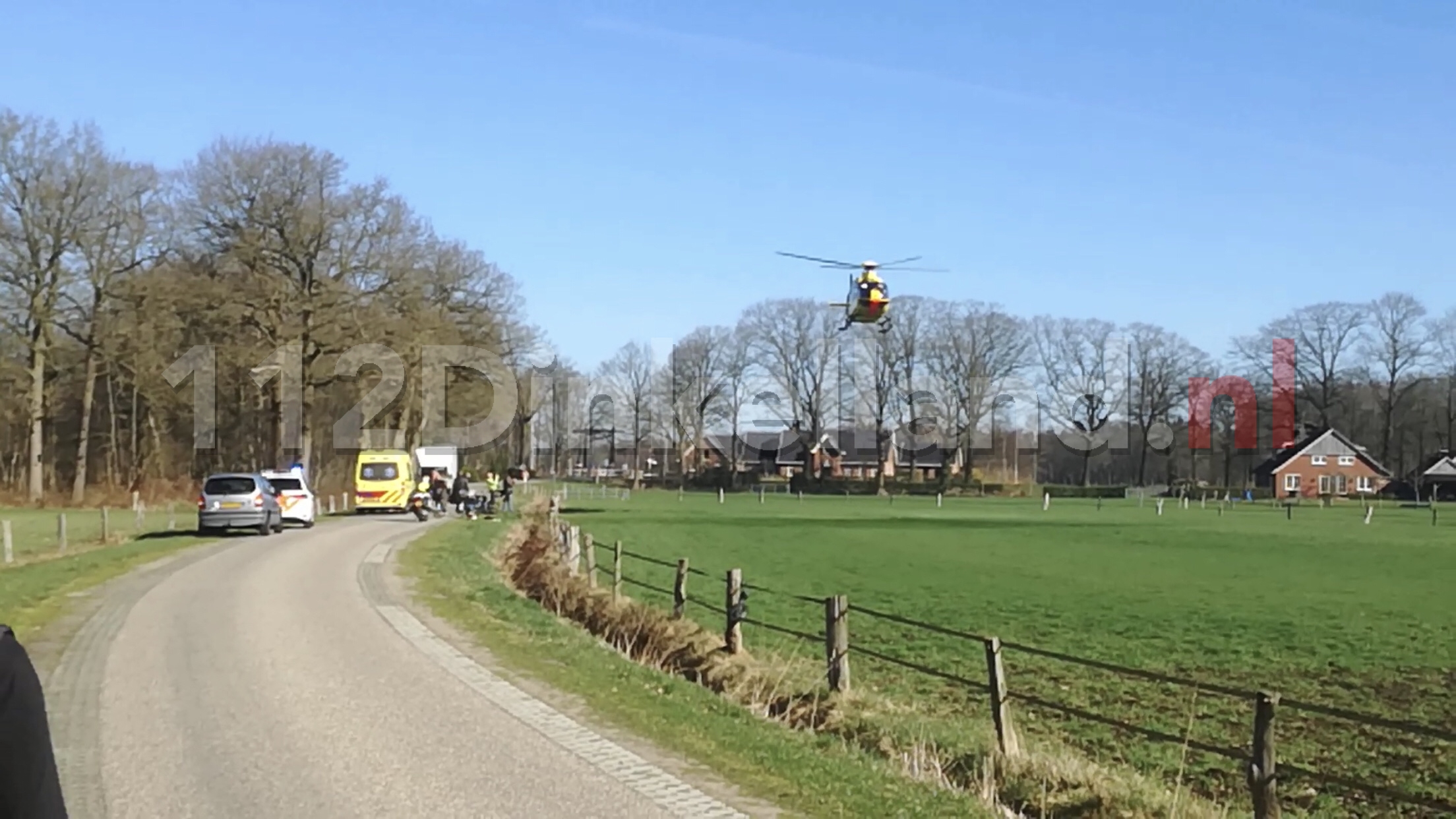 Solexrijder valt in Denekamp; traumahelikopter opgeroepen