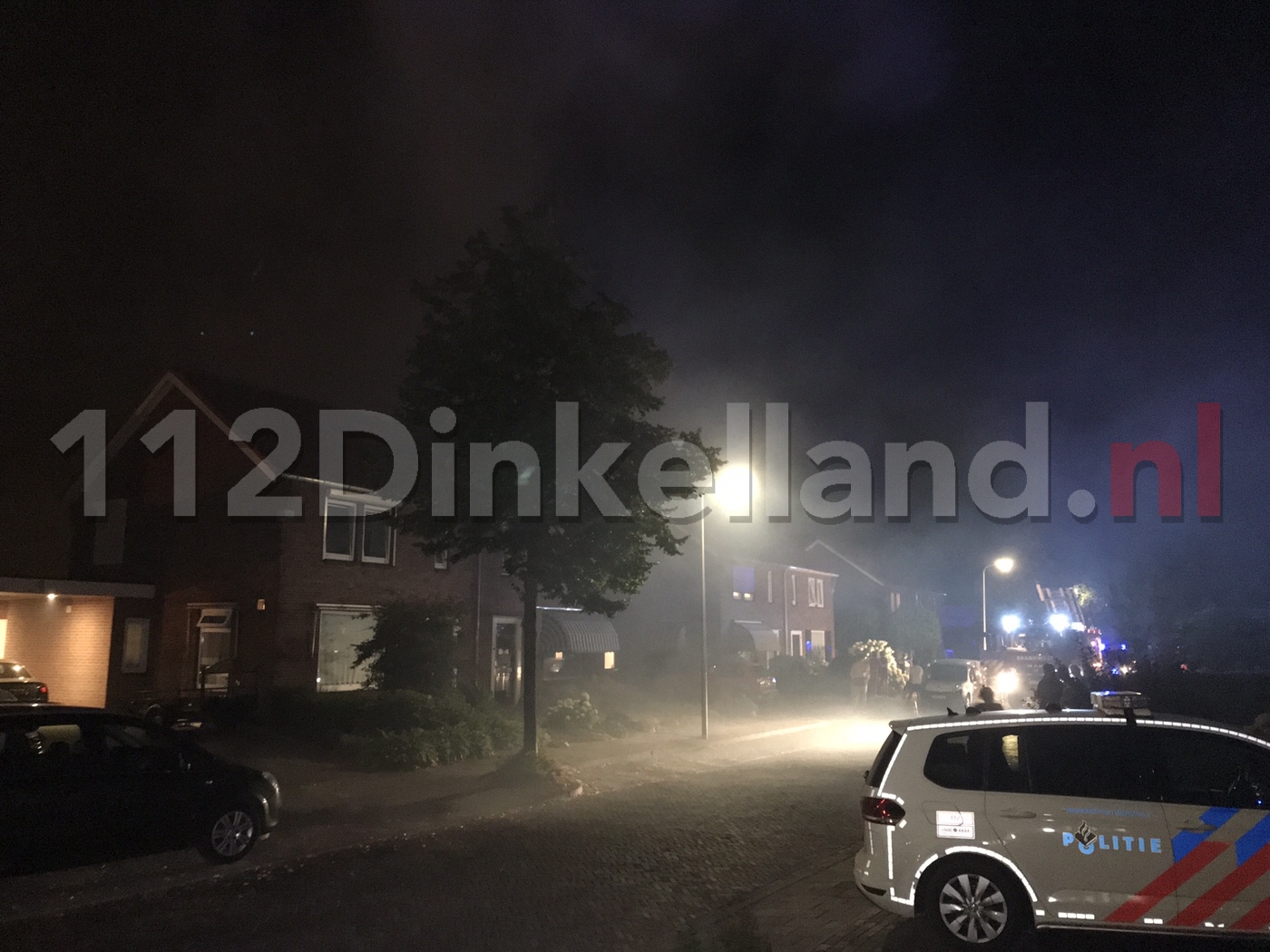 Uitslaande schuurbrand in woonwijk Denekamp
