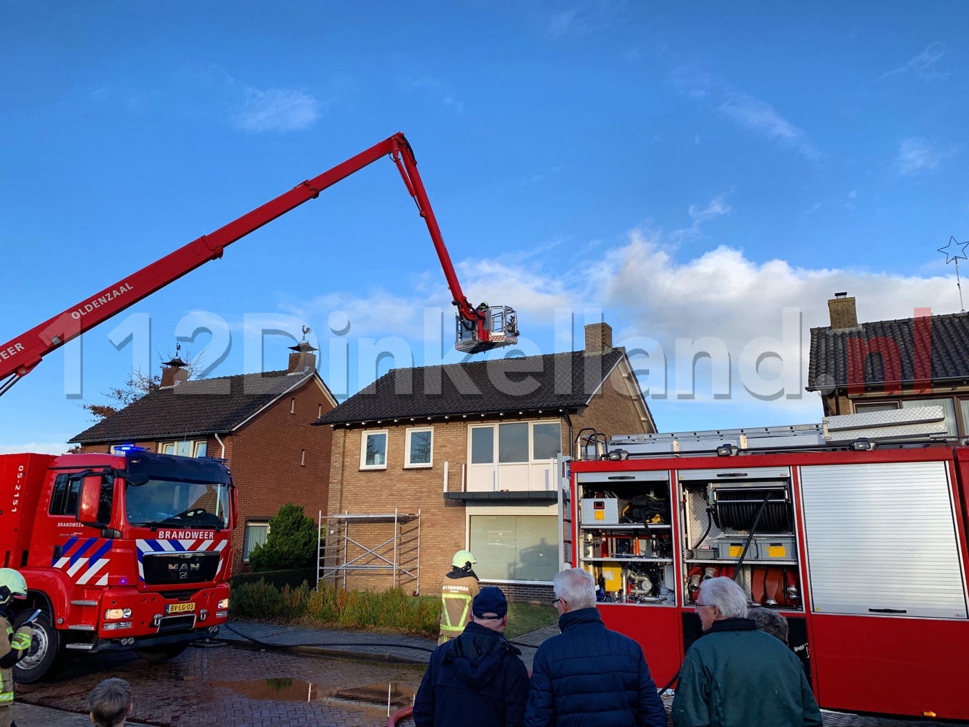 UPDATE (video): Brand op slaapkamer van woning in Denekamp