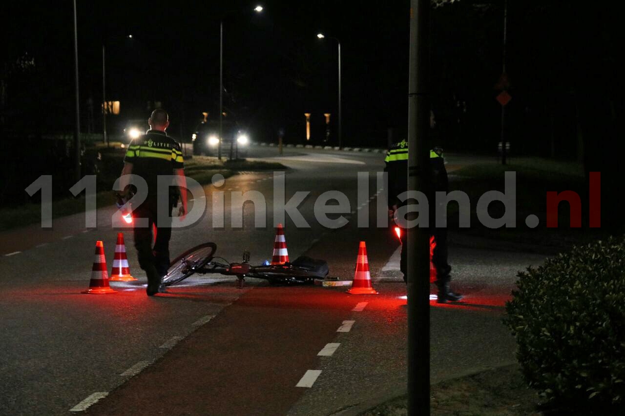 Vrouw met spoed naar ziekenhuis na ongeval in Oud Ootmarsum; automobilist rijdt door