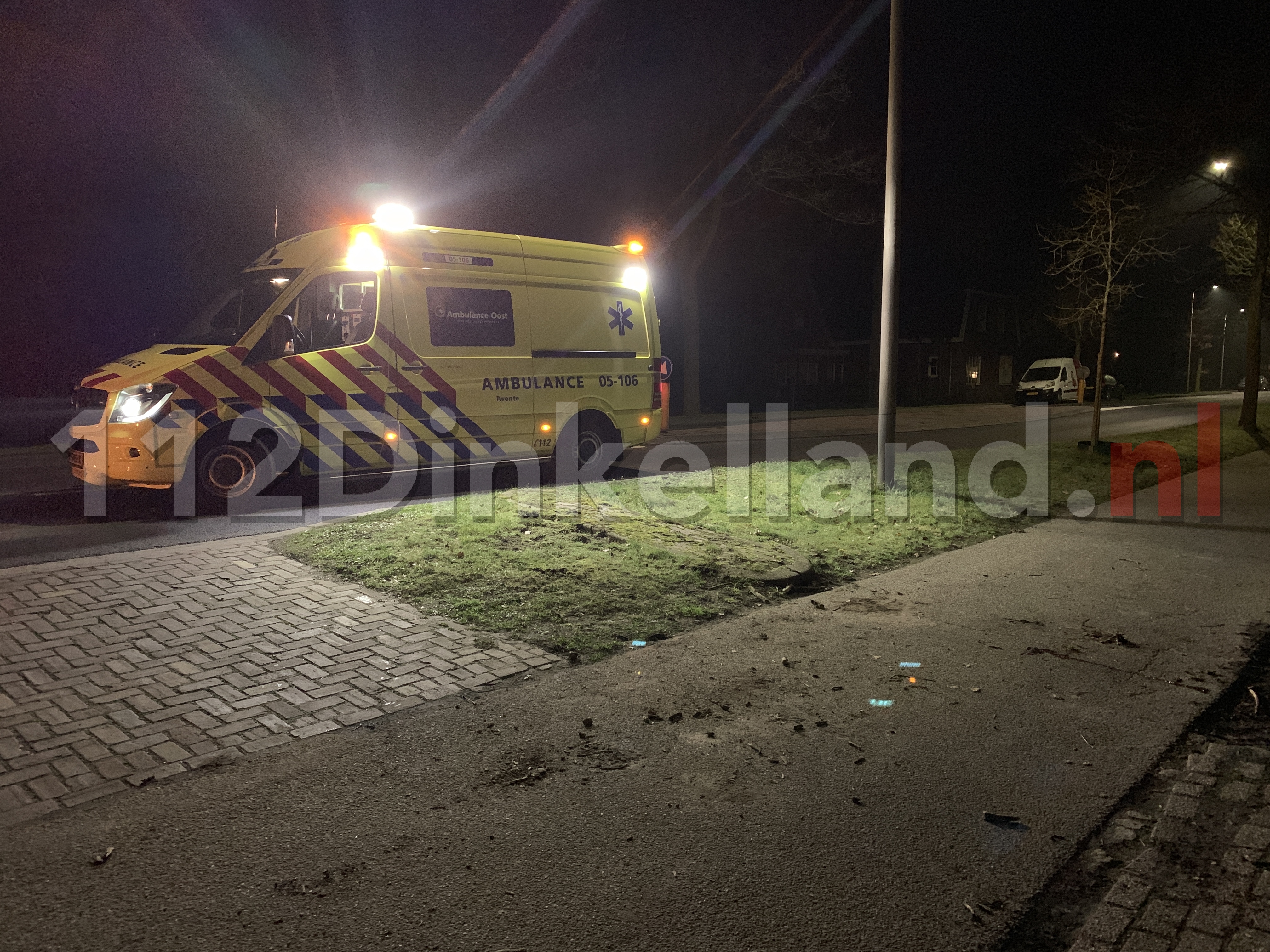 Fietser gewond naar het ziekenhuis na val van fiets in Denekamp