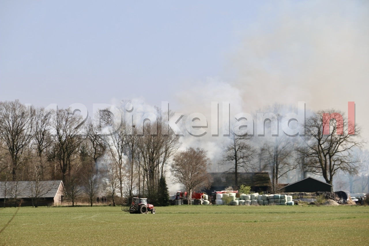 Brandweer rukt massaal uit voor buitenbrand Kooiweg Tilligte