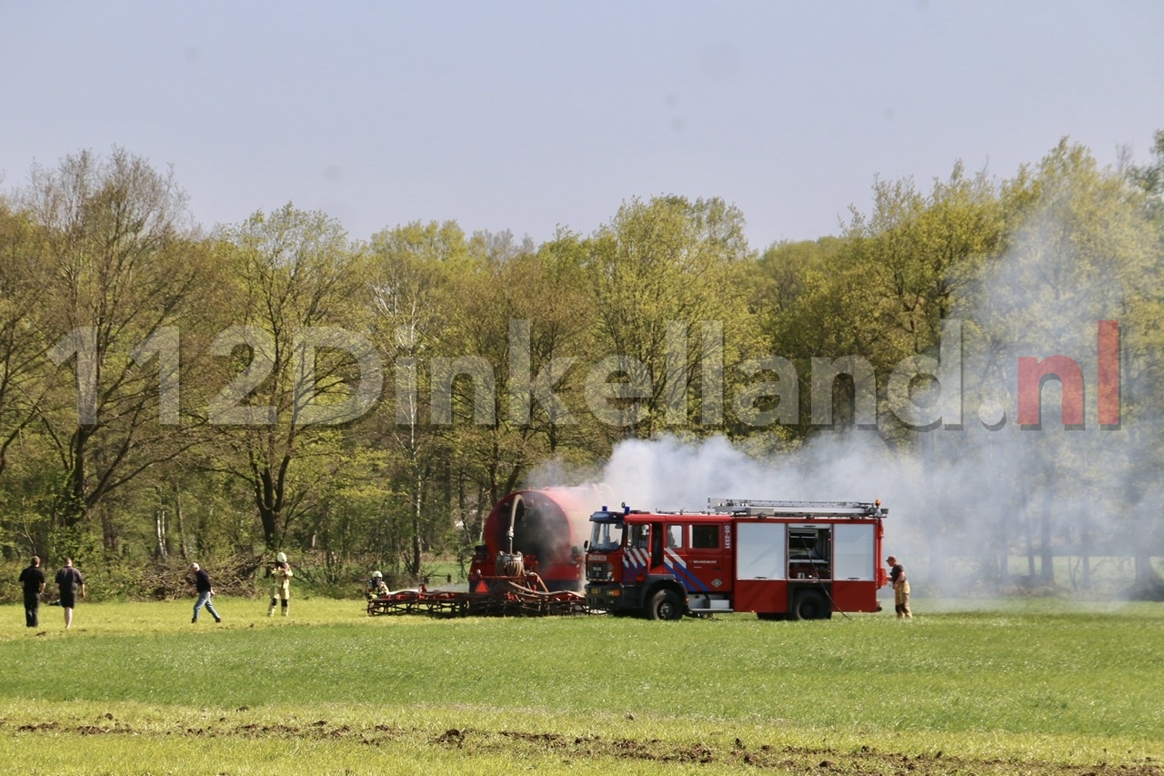 Mestwagen vat vlam in Rossum