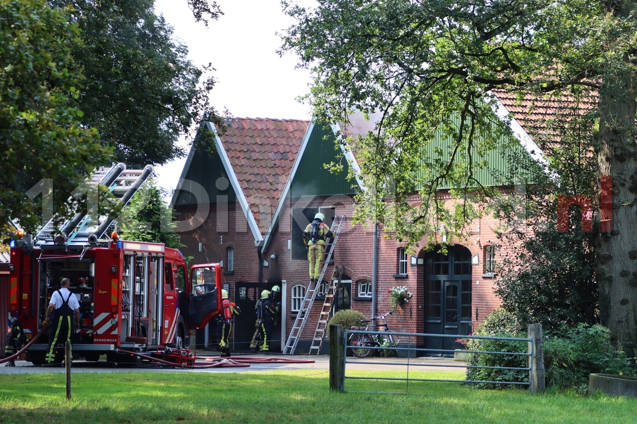 Update: Brand bij woonboerderij in Weerselo