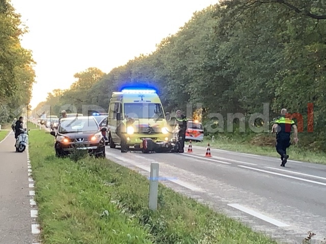 Motorrijder gewond na aanrijding in Deurningen