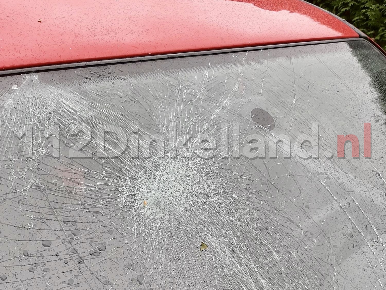 Auto in Noord Deurningen doelwit van vernielingen