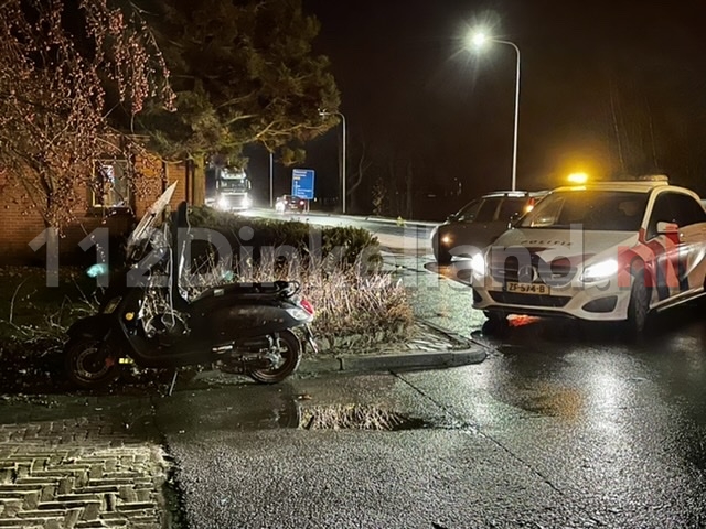 Scooterrijdster gewond na val in Weerselo