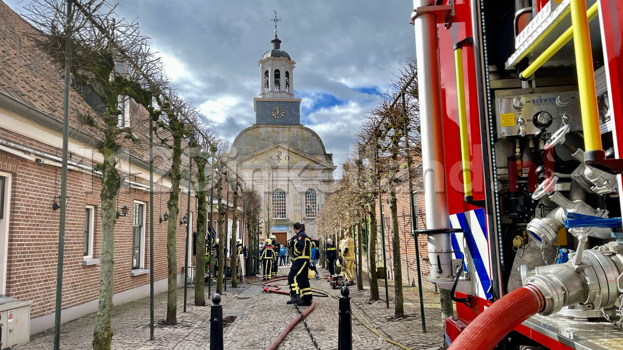 VIDEO: Gewonde bij brand restaurant in centrum Ootmarsum