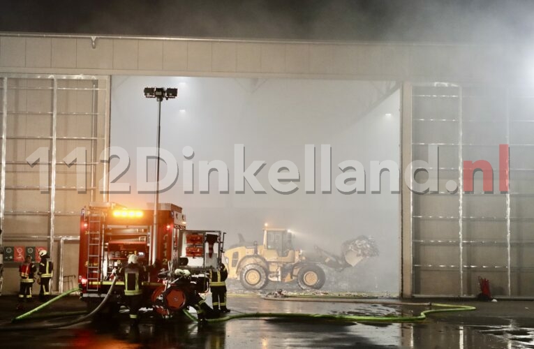 VIDEO: Brand in Nordhorn, rook trekt richting Nederland
