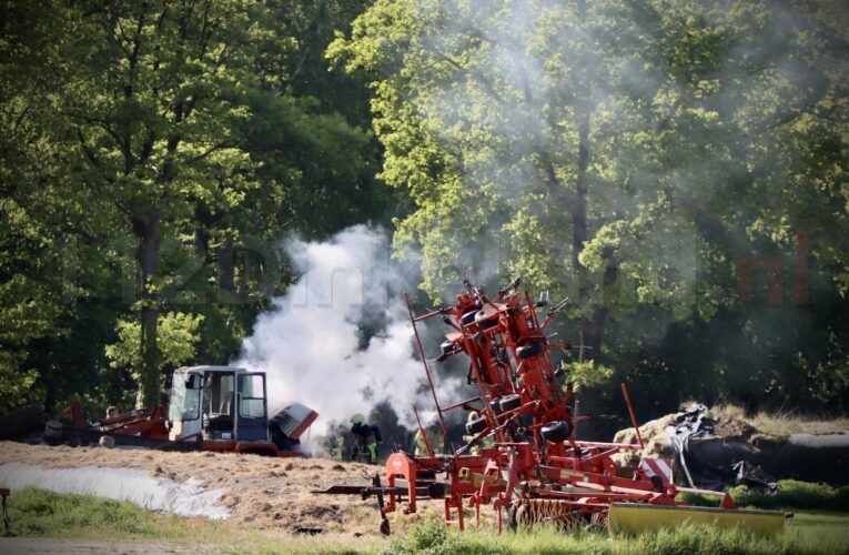 Brand in landbouwvoertuig in Saasveld