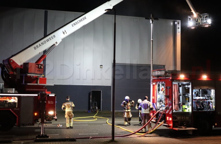 VIDEO: Grote brand bij kunststofproductiebedrijf in Ootmarsum