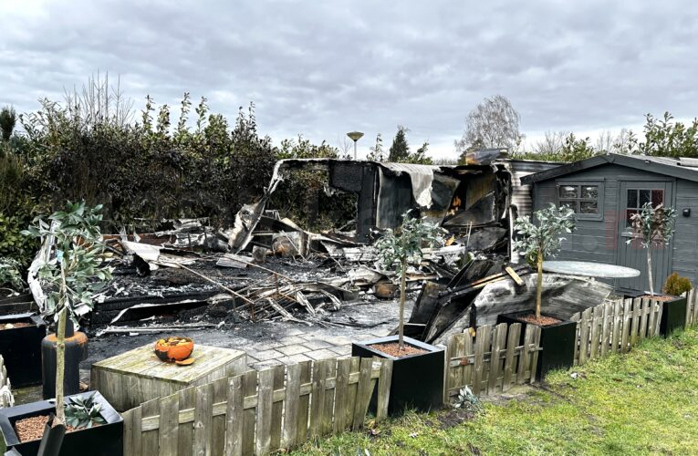 Brand verwoest stacaravan op Euro-Camping Deurningen