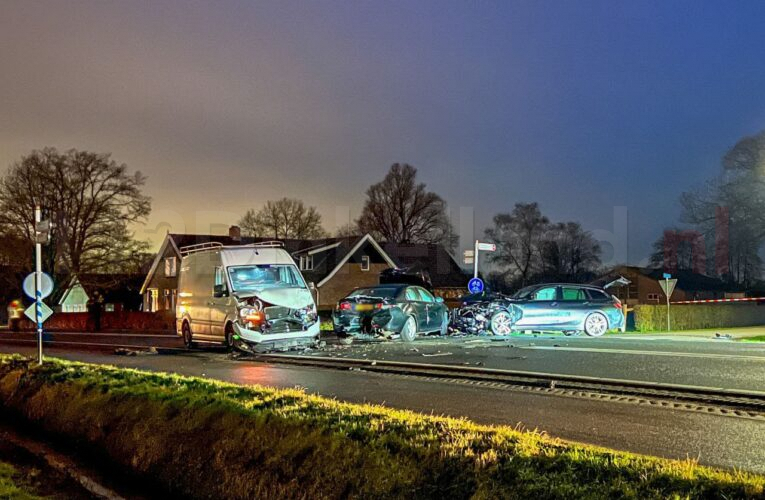 N738 bij Deurningen afgesloten na aanrijding